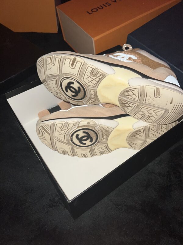 Chanel Trainer (US 9) - Image 14