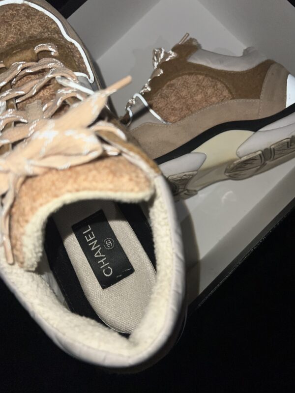 Chanel Trainer (US 9) - Image 15