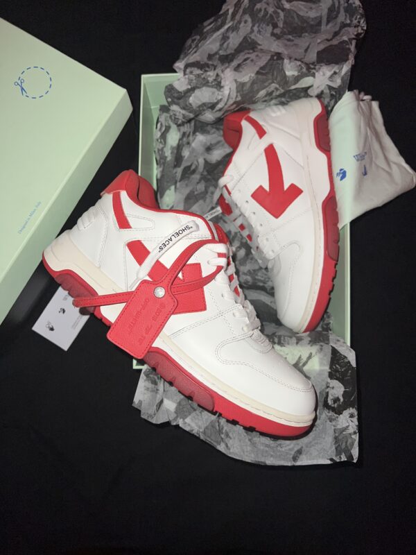 Off-White Out Of Office (US 10)