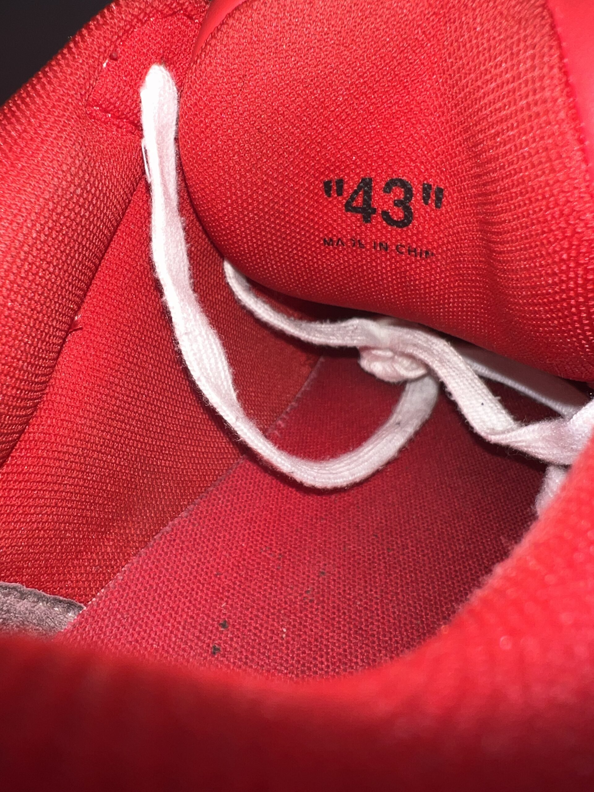 Off-White Out Of Office (US 10) - Image 15