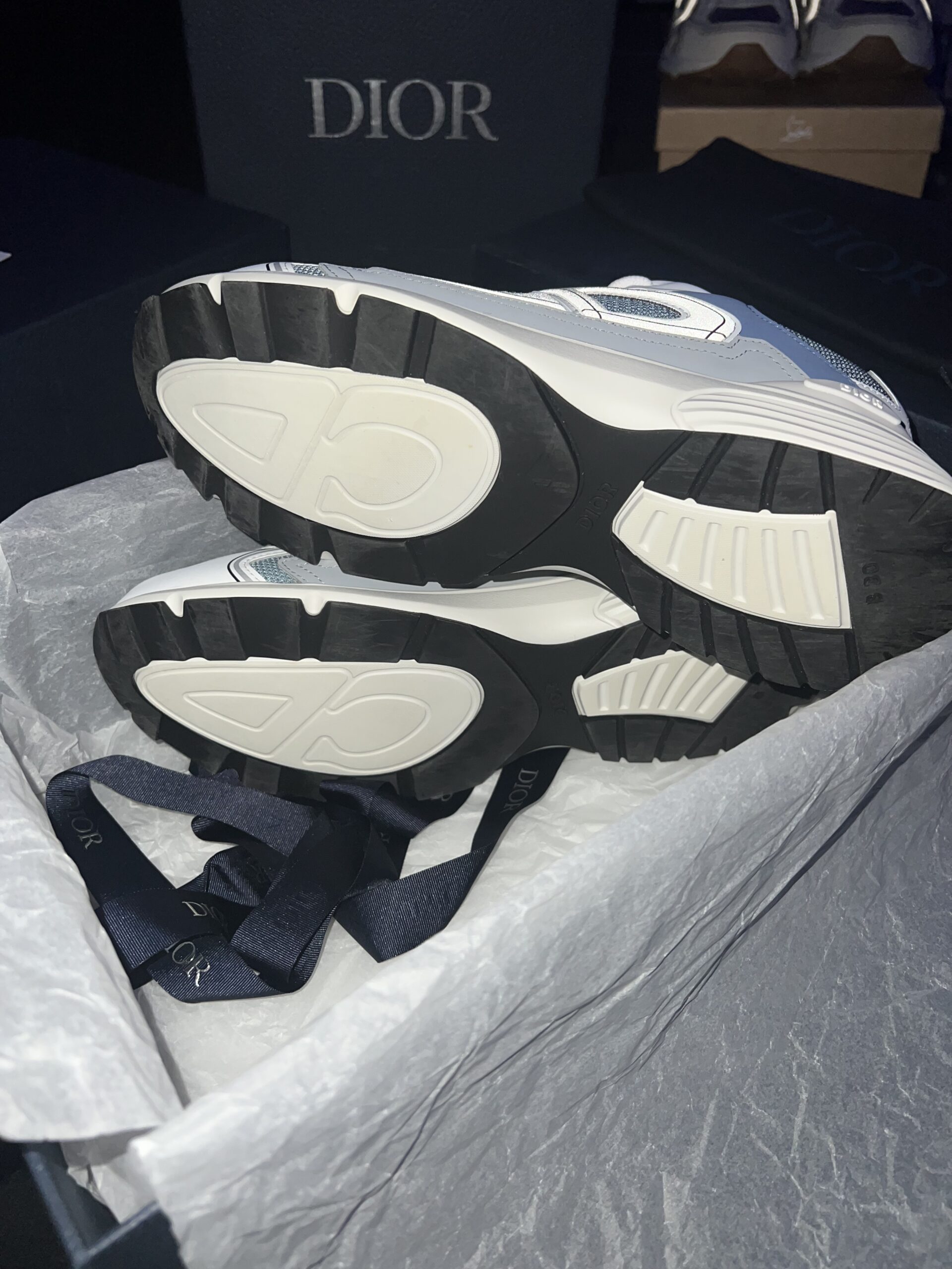 Christian Dior B30 (US 12) - Image 13