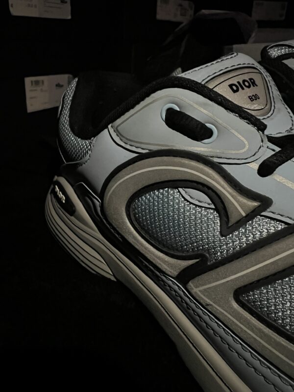 Christian Dior B30 (US 11) - Image 14