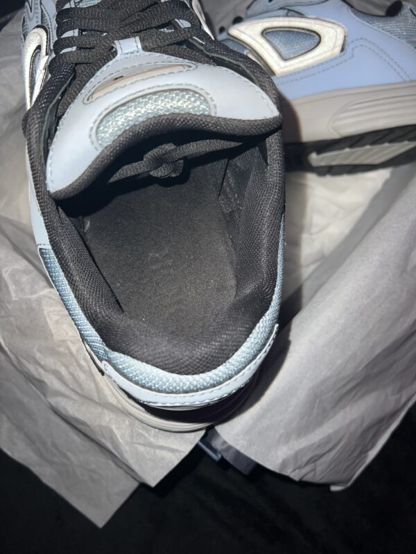 Christian Dior B30 (US 11) - Image 19