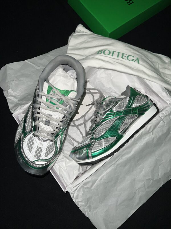 Bottega Veneta Orbit (US 10)