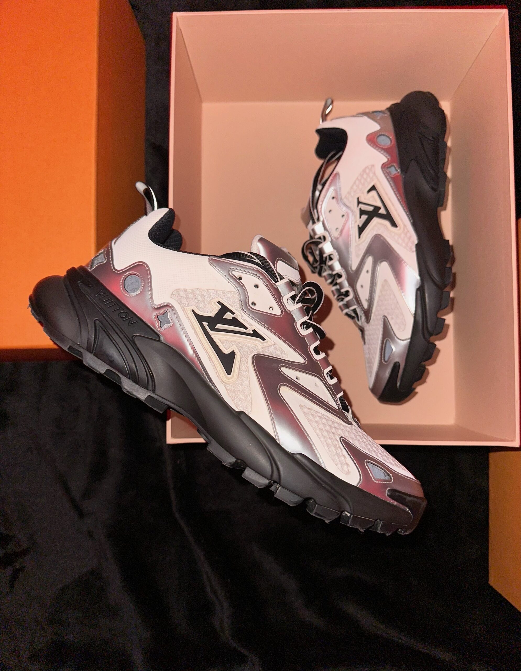 Louis Vuitton Tatic (US 8.5)