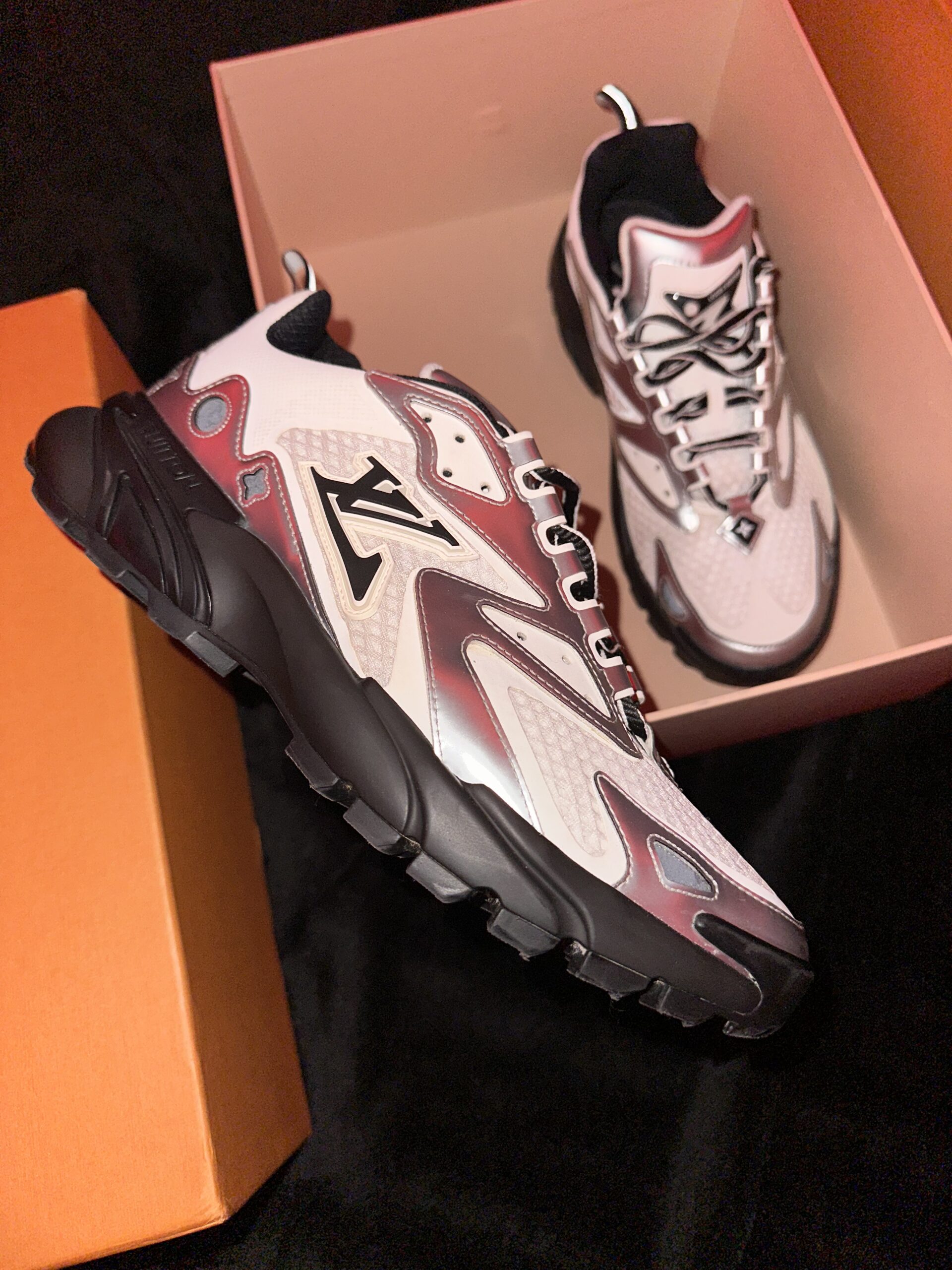 Louis Vuitton Tatic (US 8.5) - Image 4