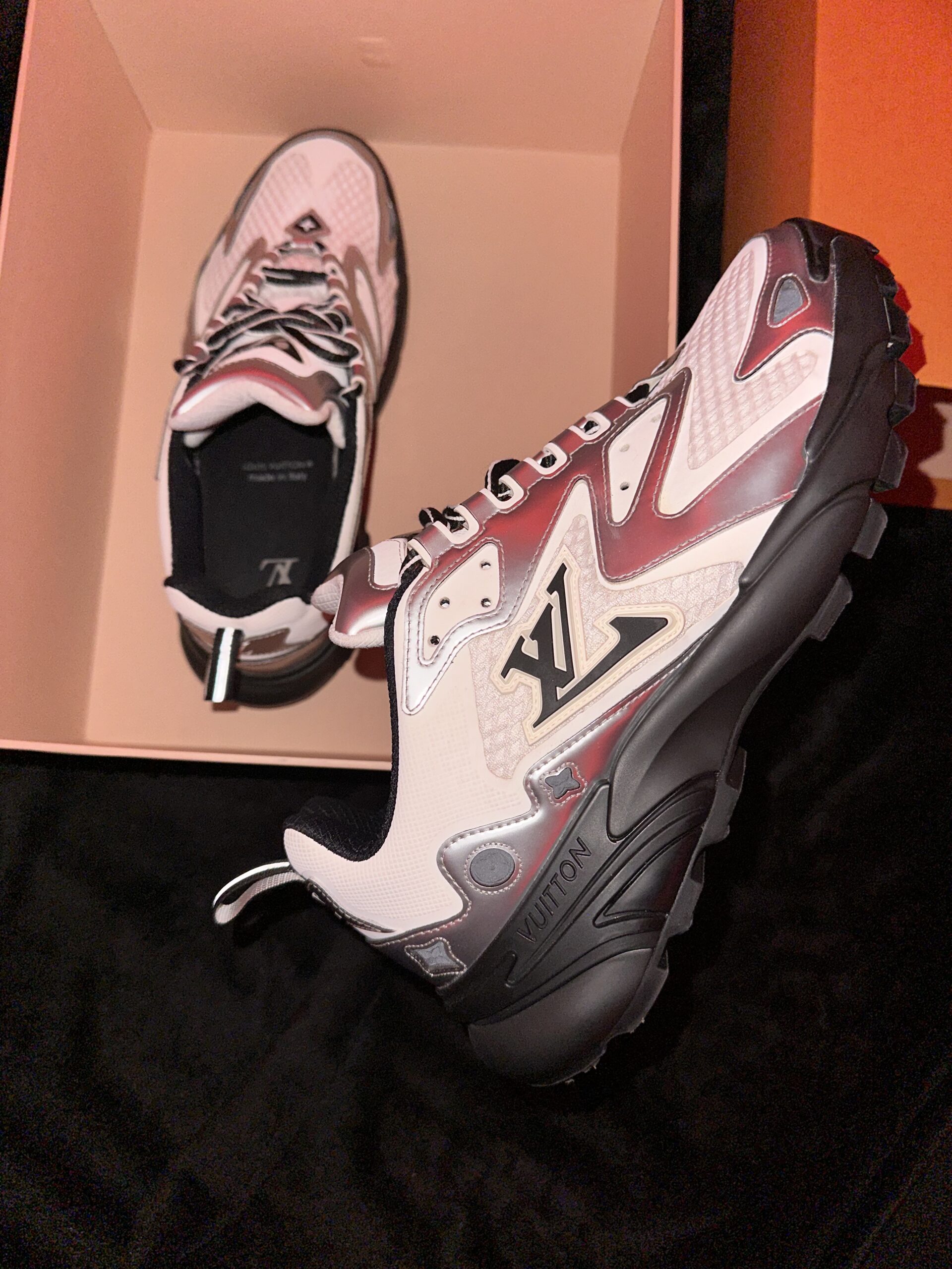 Louis Vuitton Tatic (US 8.5) - Image 5