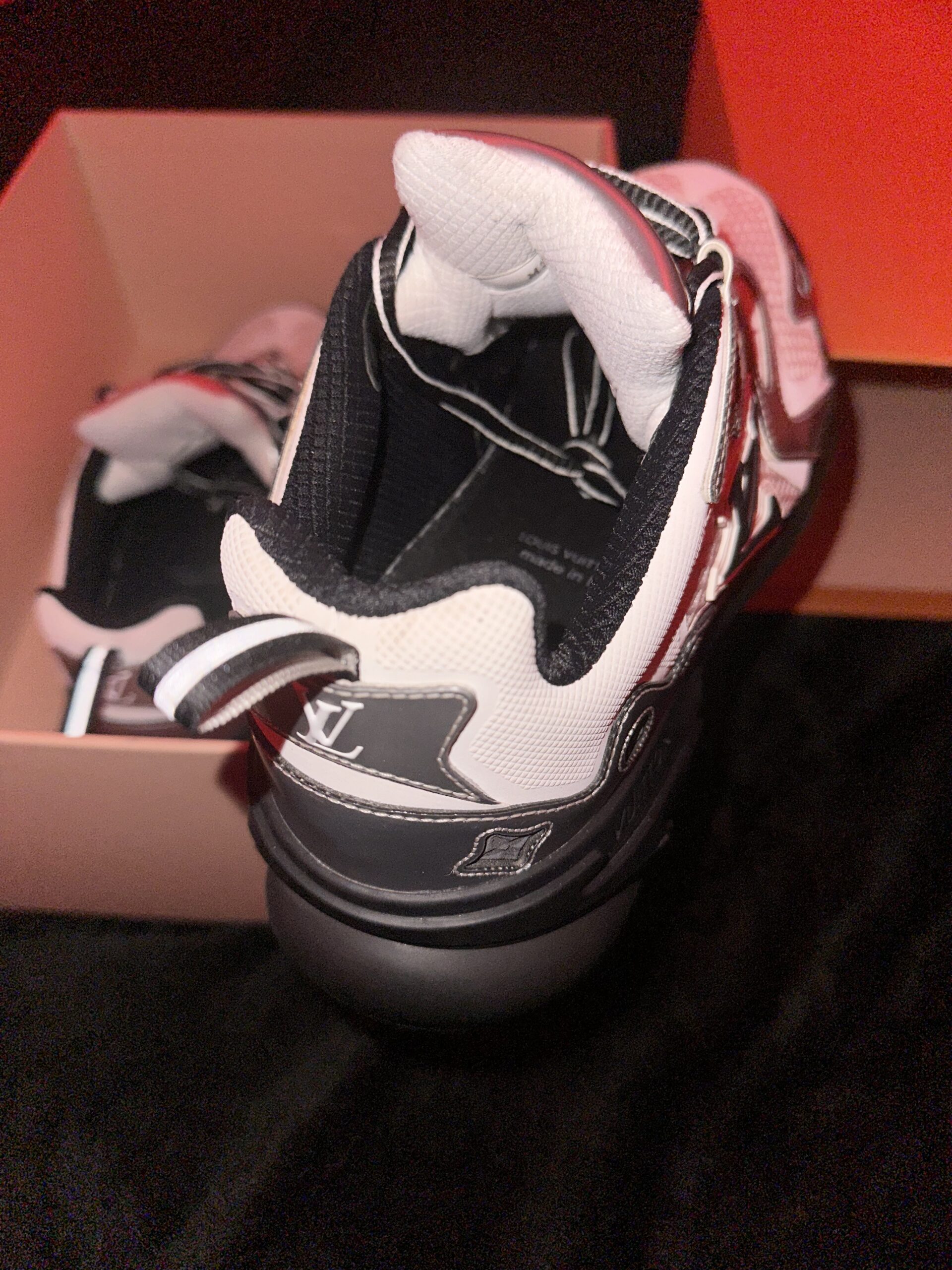 Louis Vuitton Tatic (US 8.5) - Image 6