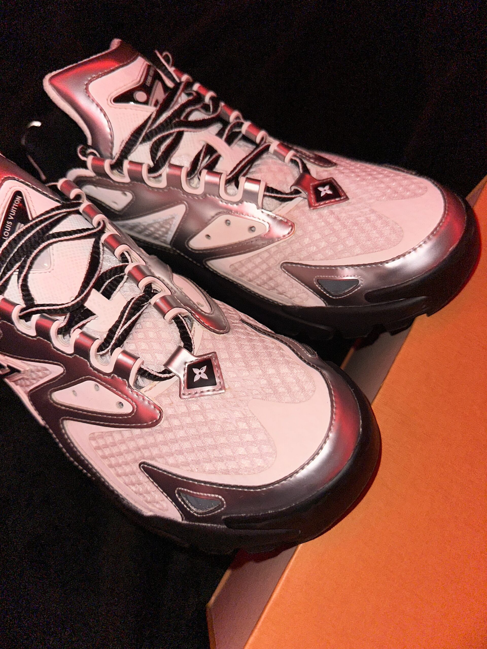 Louis Vuitton Tatic (US 8.5) - Image 9