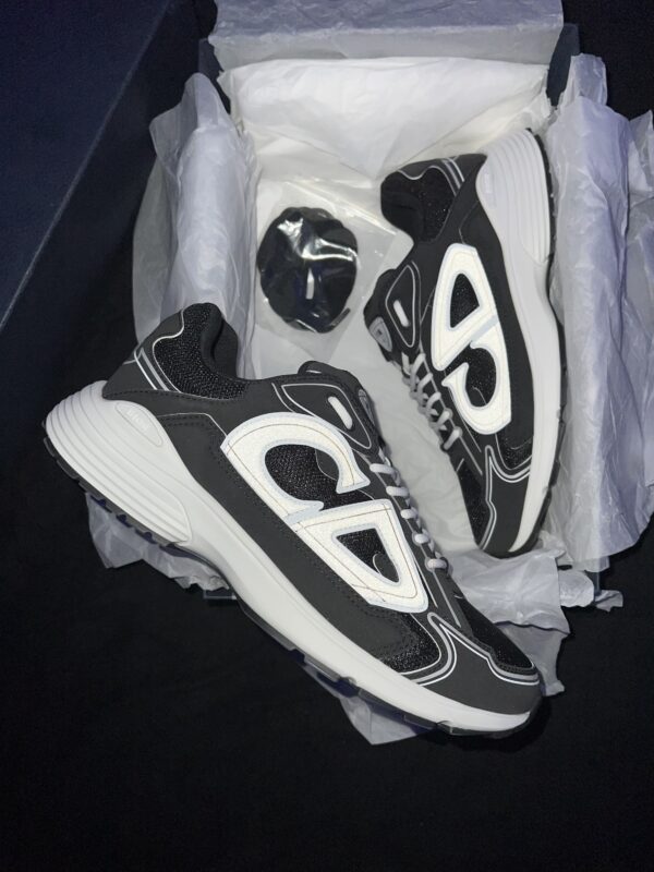 Christian Dior B30 (US 12)