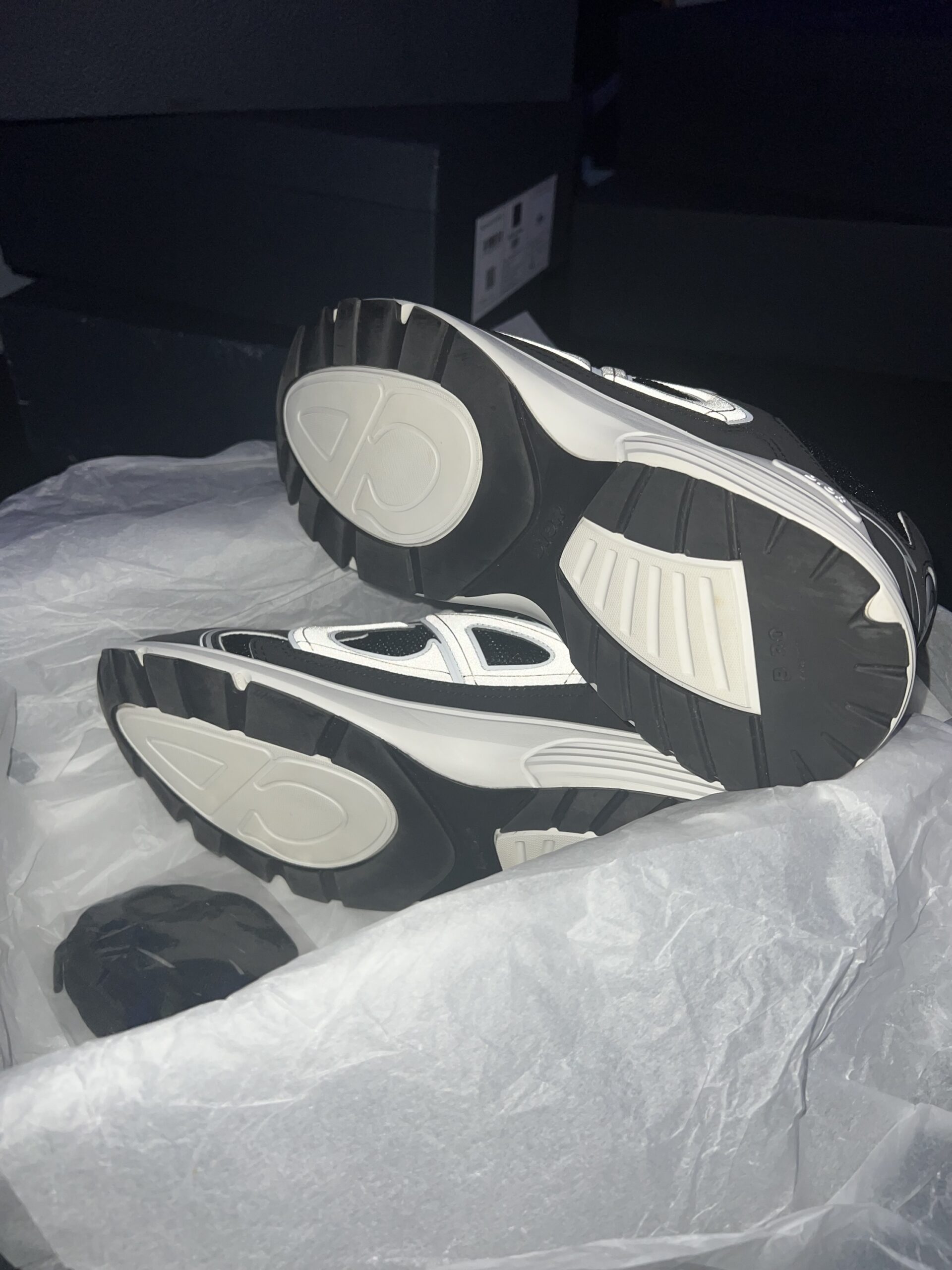 Christian Dior B30 (US 12) - Image 12