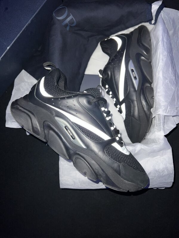 Christian Dior B22 (US 13)