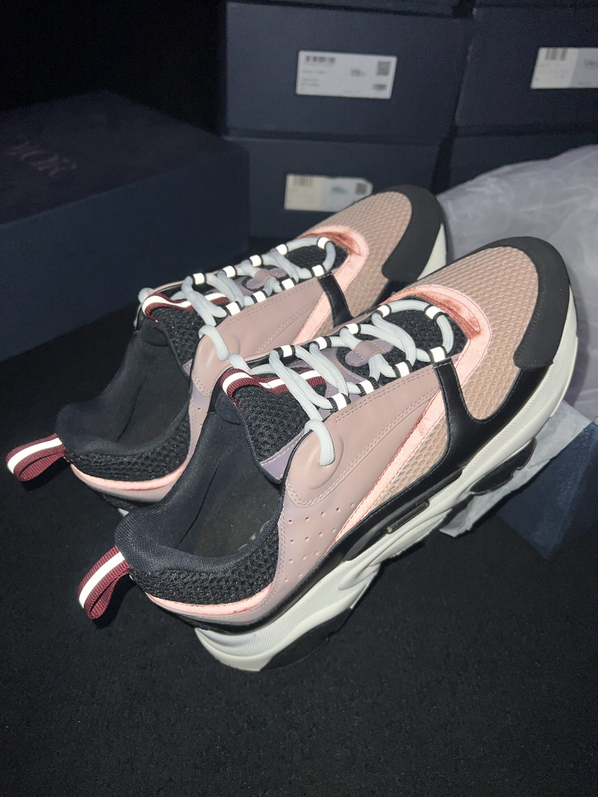 Christian Dior B22 (US 11) - Image 8