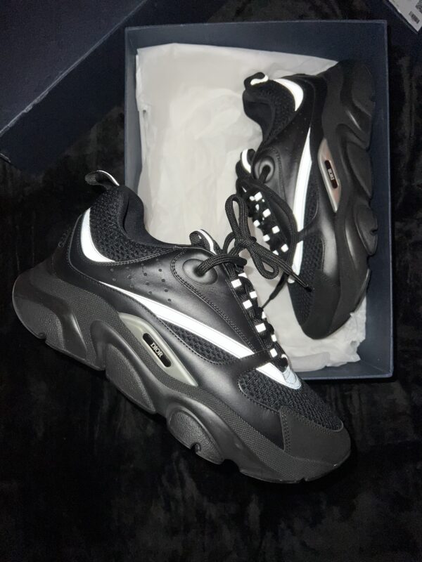 Christian Dior B22 (US 10)