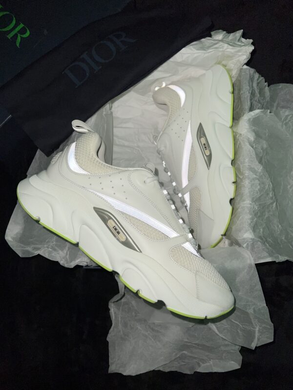 Christian Dior B22 (US 12)