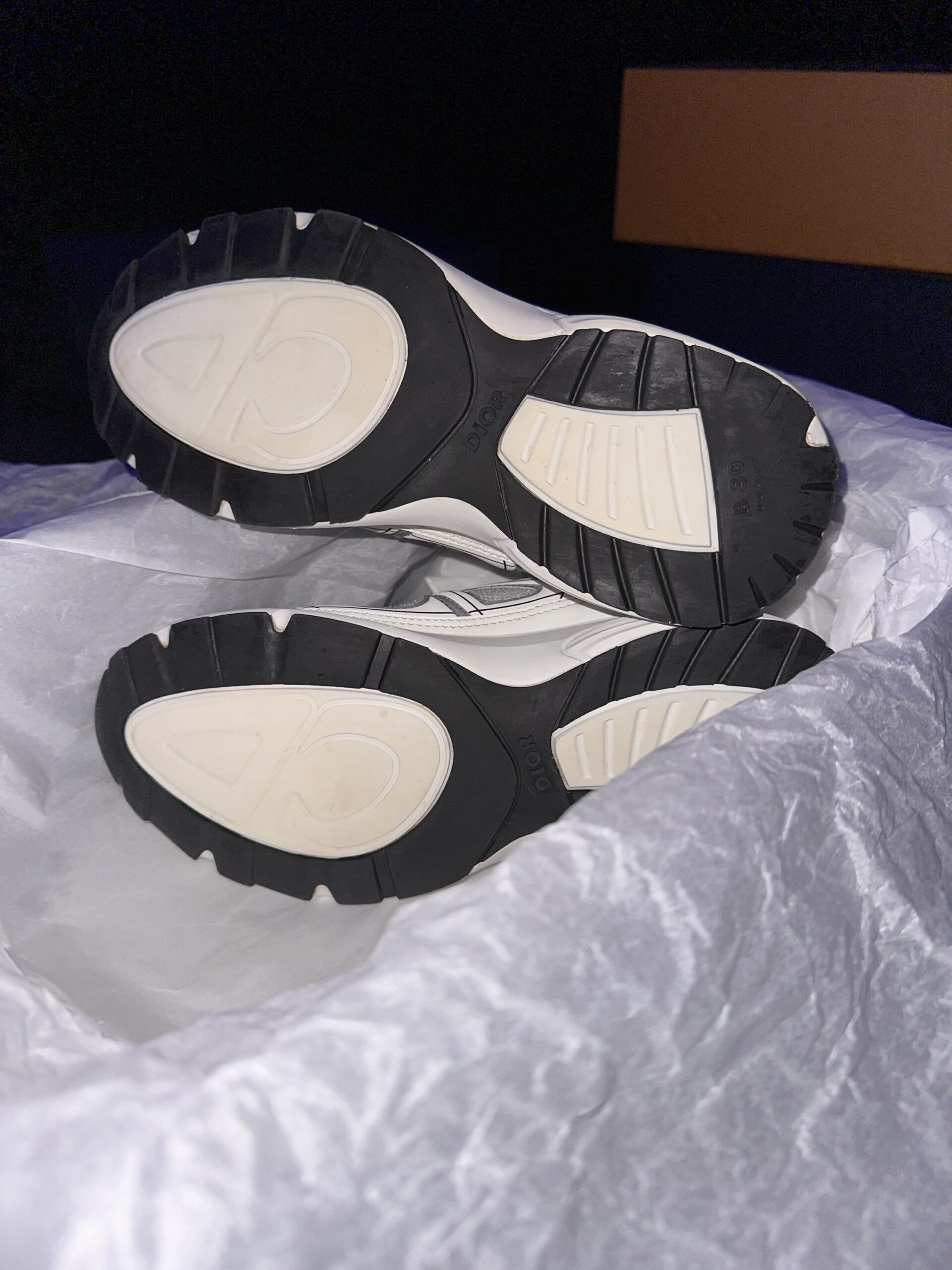 Christian Dior B30 (US 8) - Image 12