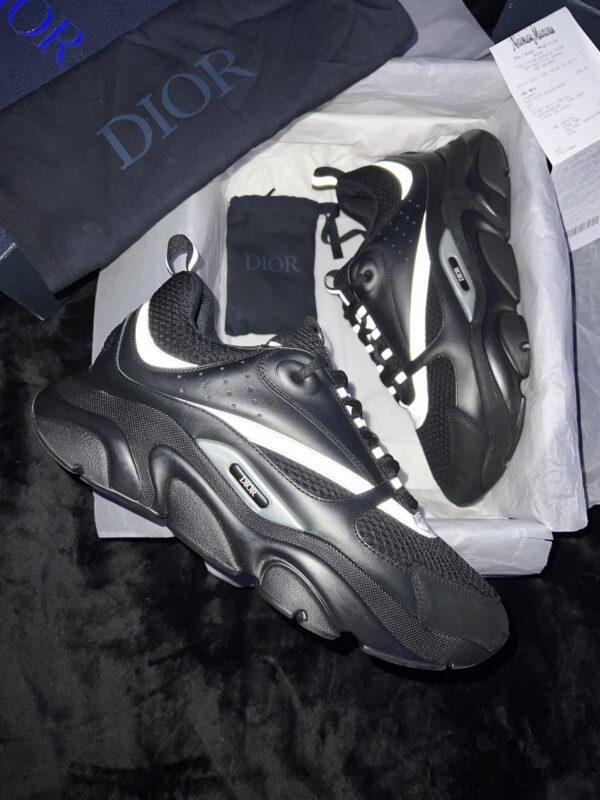 Christian Dior B22 (US 11)