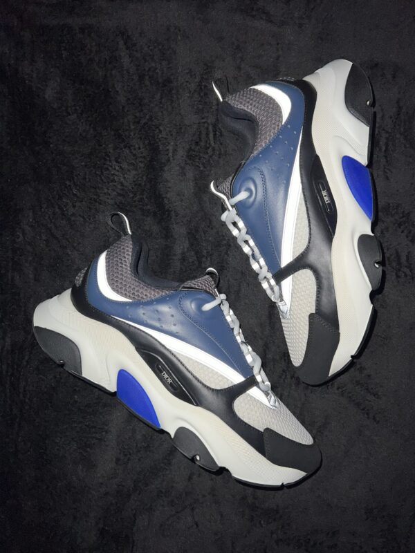 Christian Dior B22 (US 11)