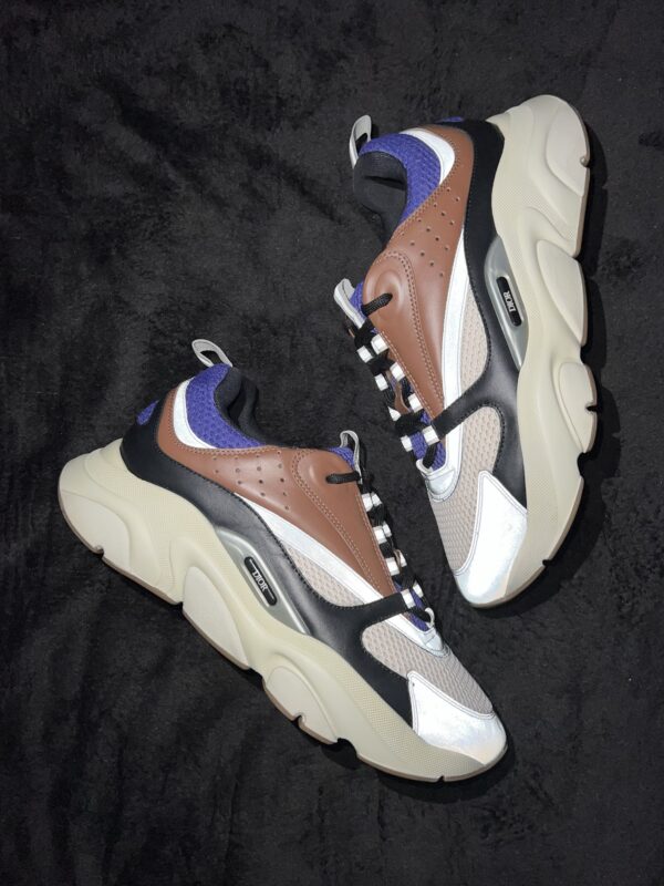 Christian Dior B22 (US 11)