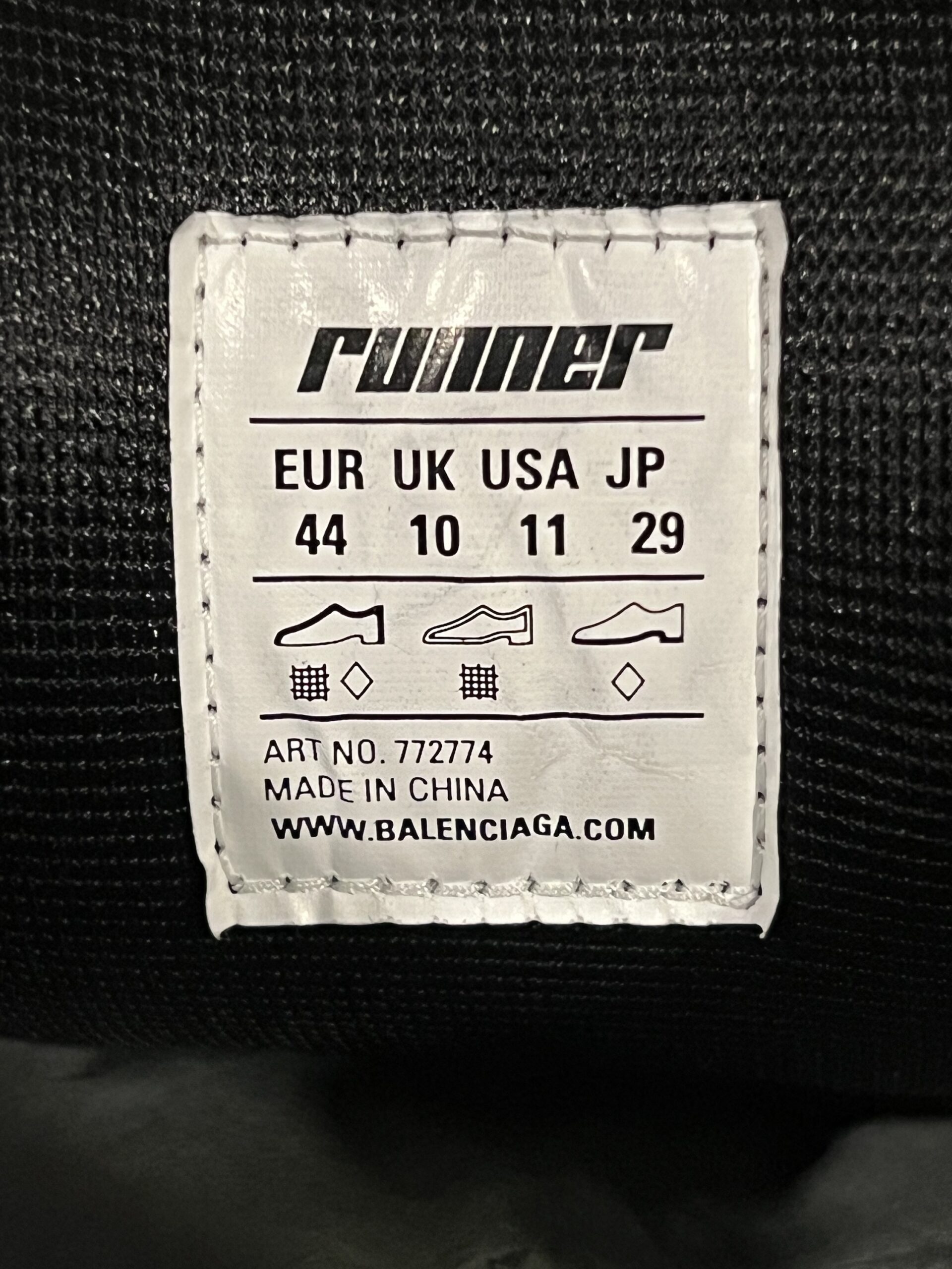 Balenciaga Runner v2 (US 11) - Image 17