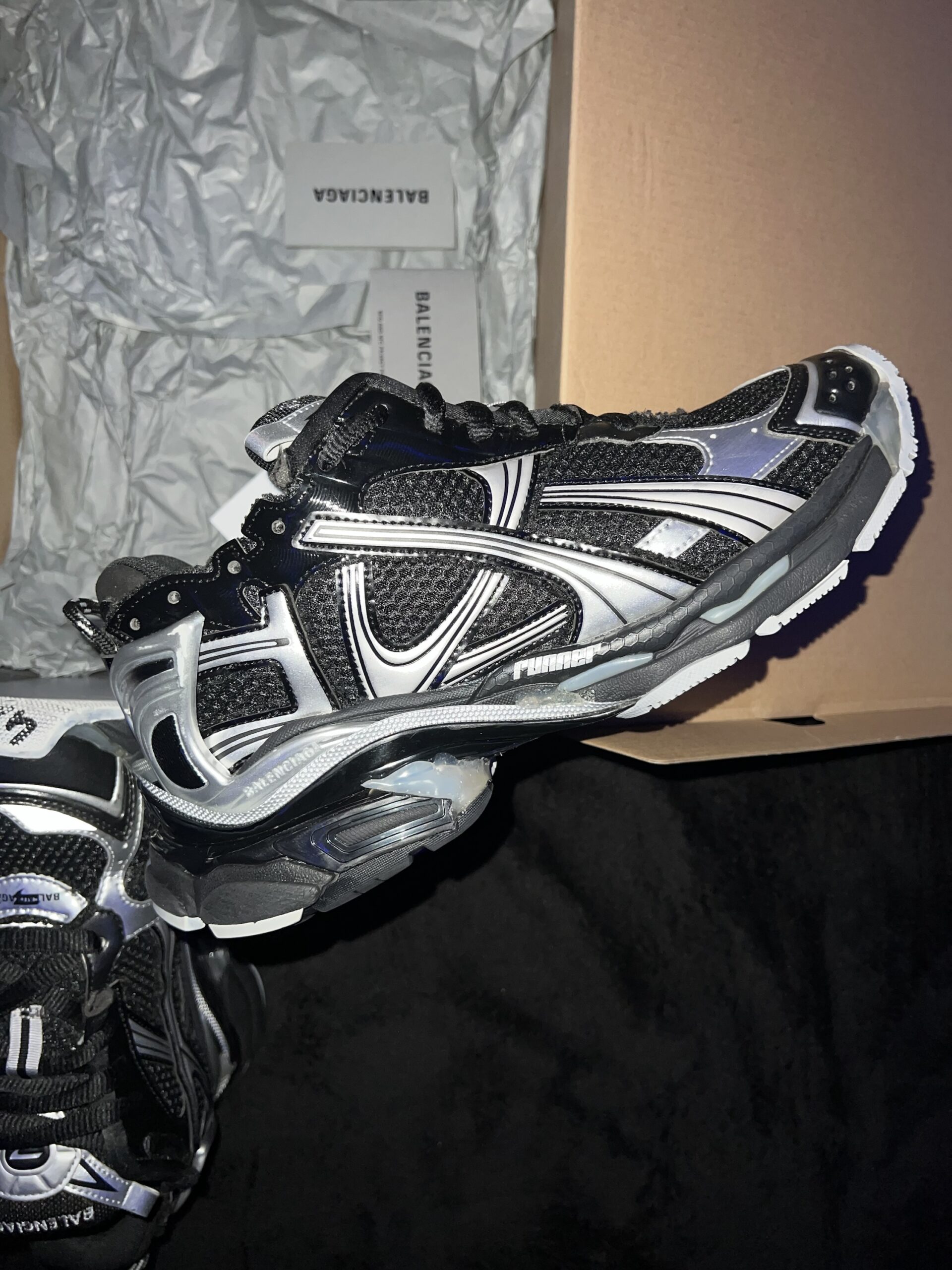 Balenciaga Runner v2 (US 9) - Image 11