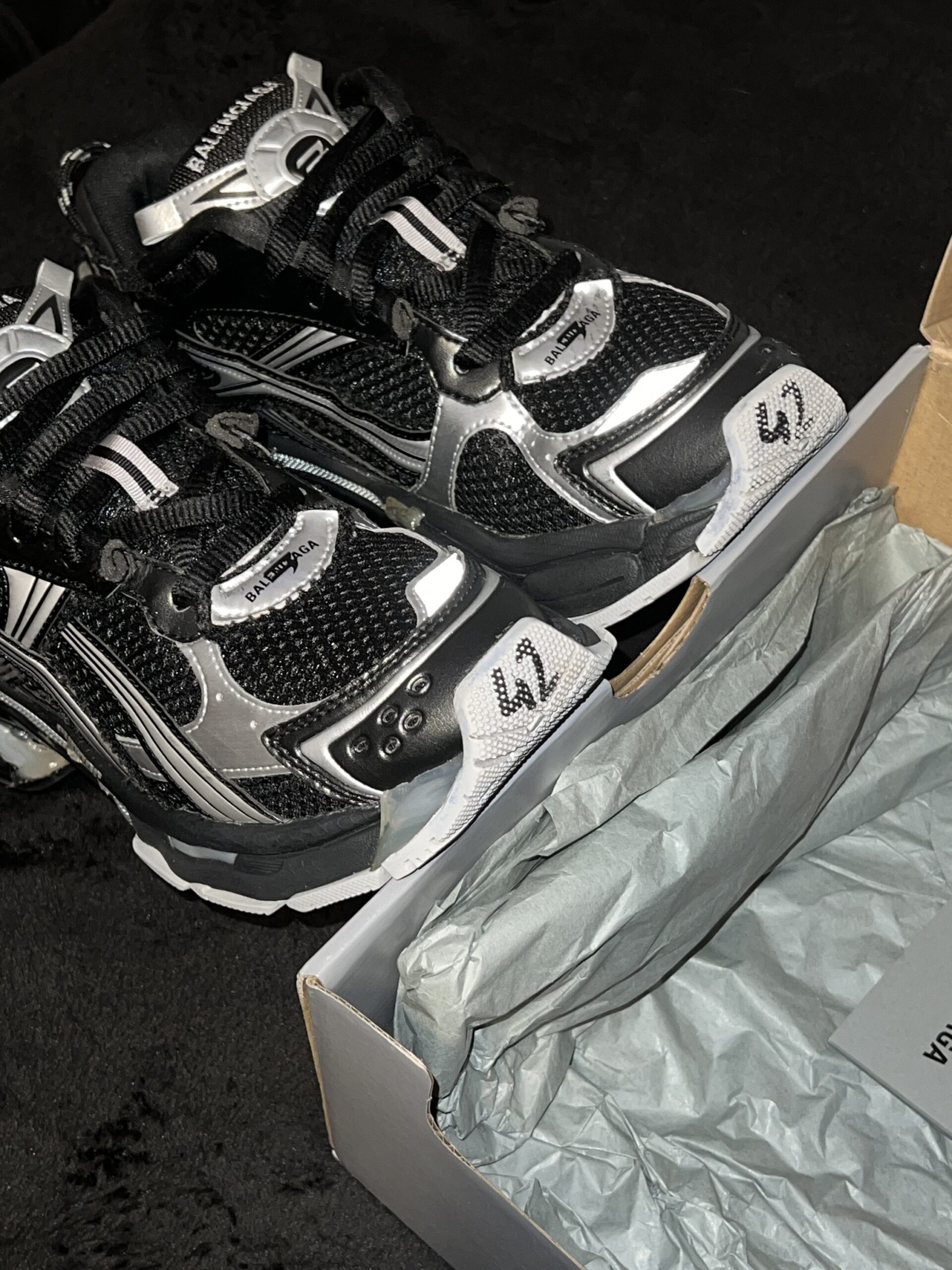 Balenciaga Runner v2 (US 9) - Image 13
