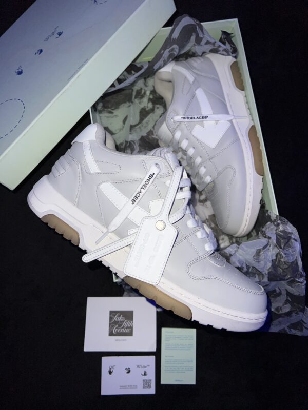 Off-White Out Of Office (US 10)