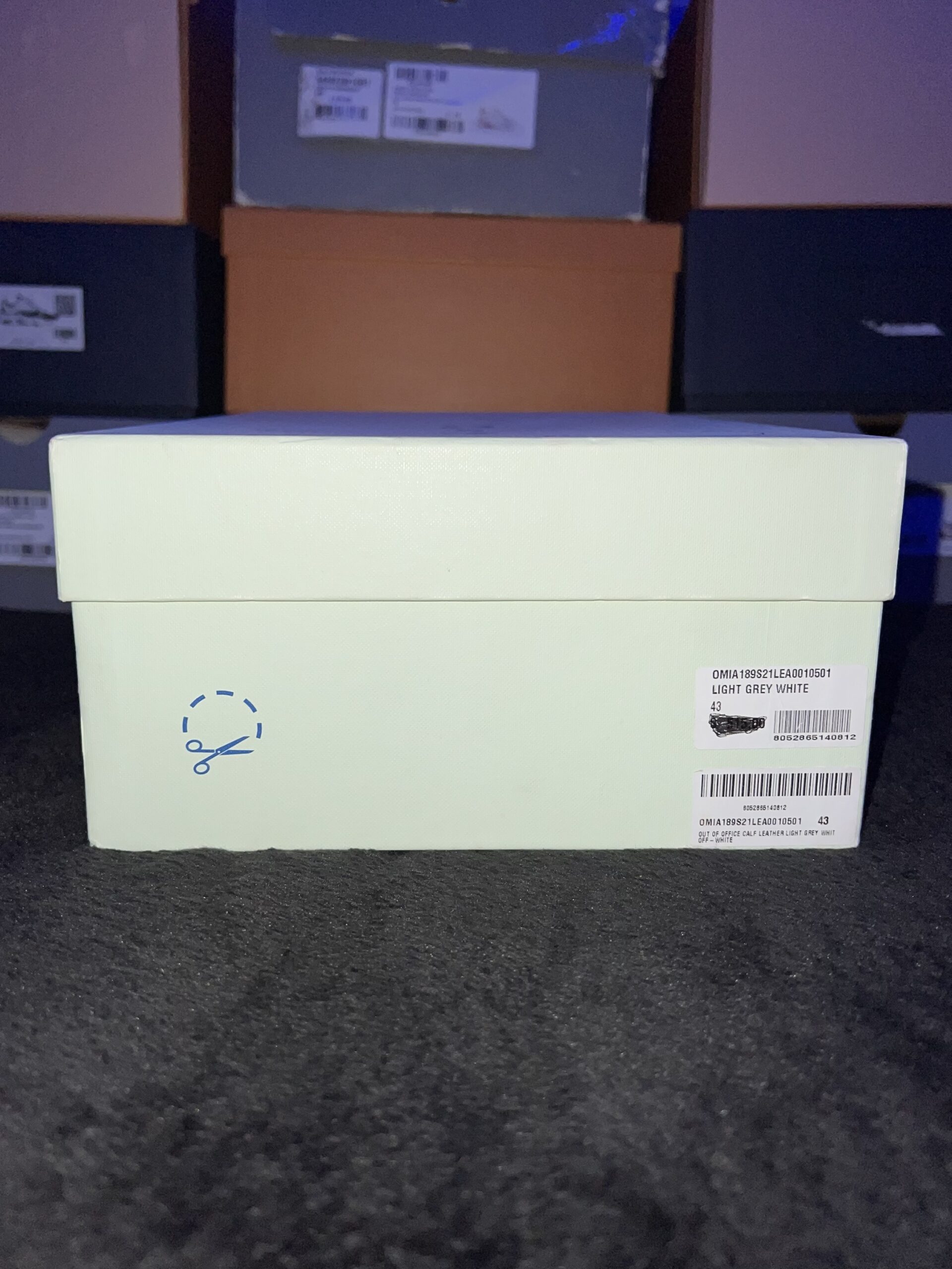 Off-White Out Of Office (US 10) - Image 4