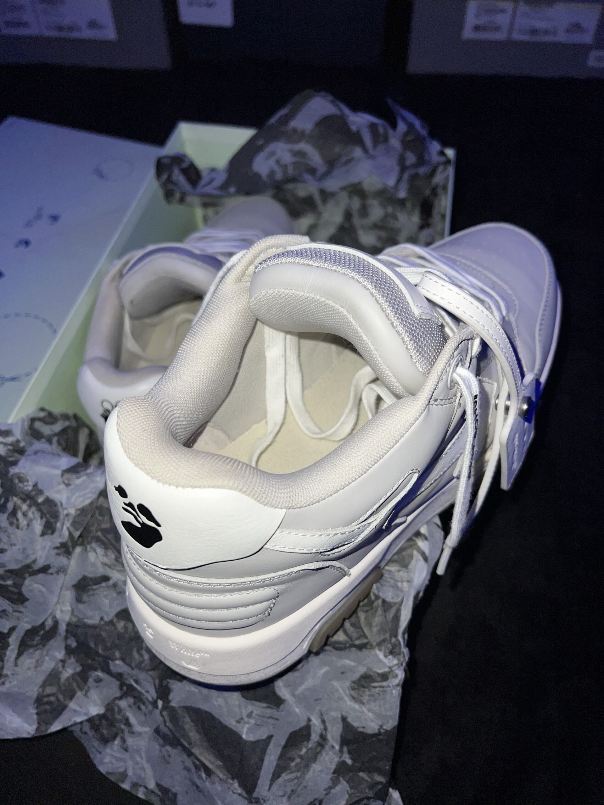 Off-White Out Of Office (US 10) - Image 8