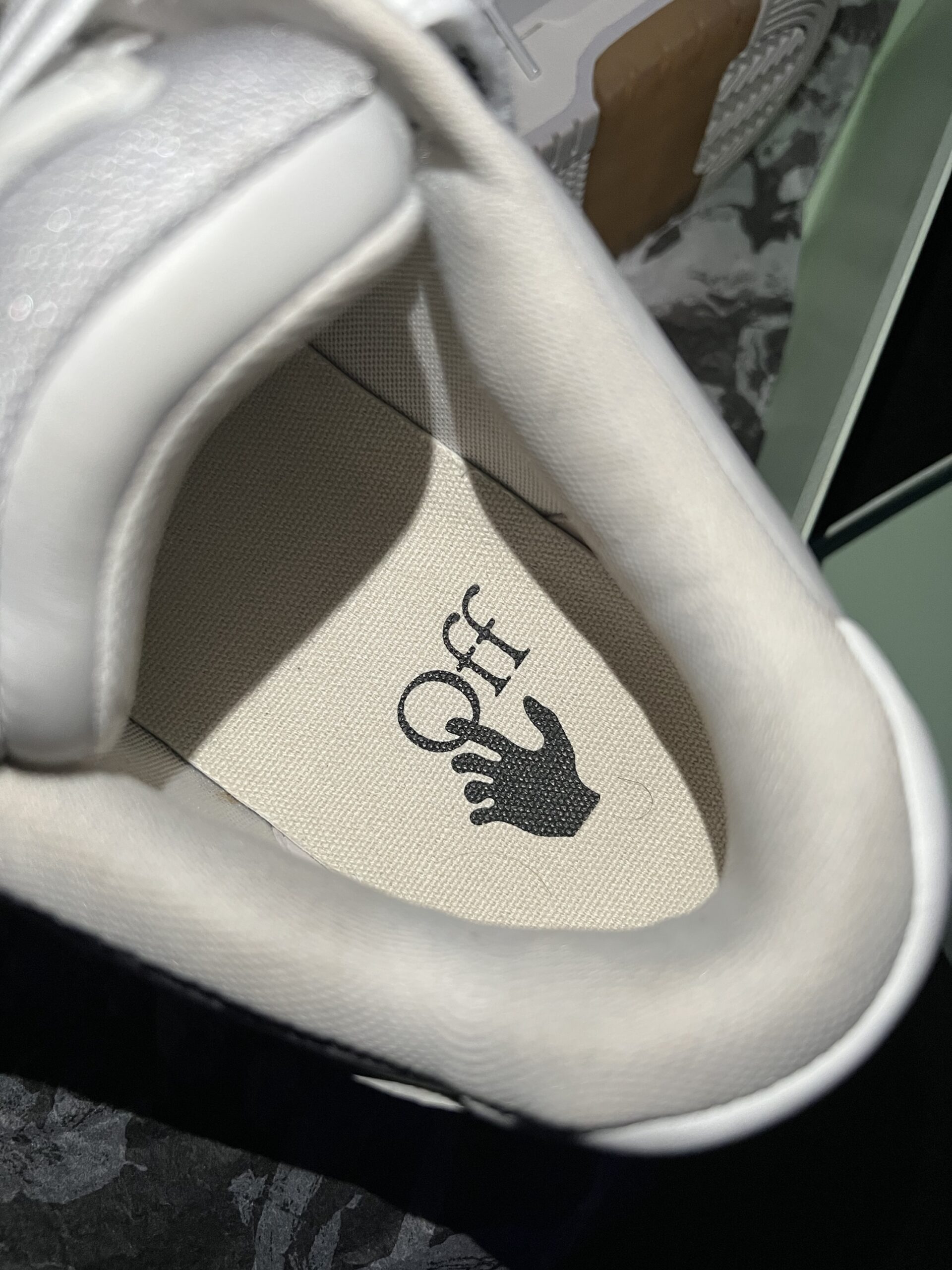 Off-White Out Of Office (US 10) - Image 16