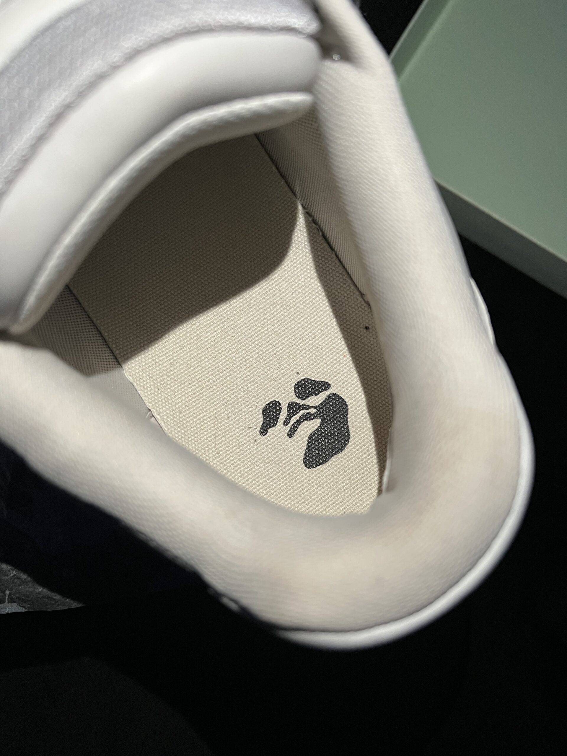 Off-White Out Of Office (US 10) - Image 17