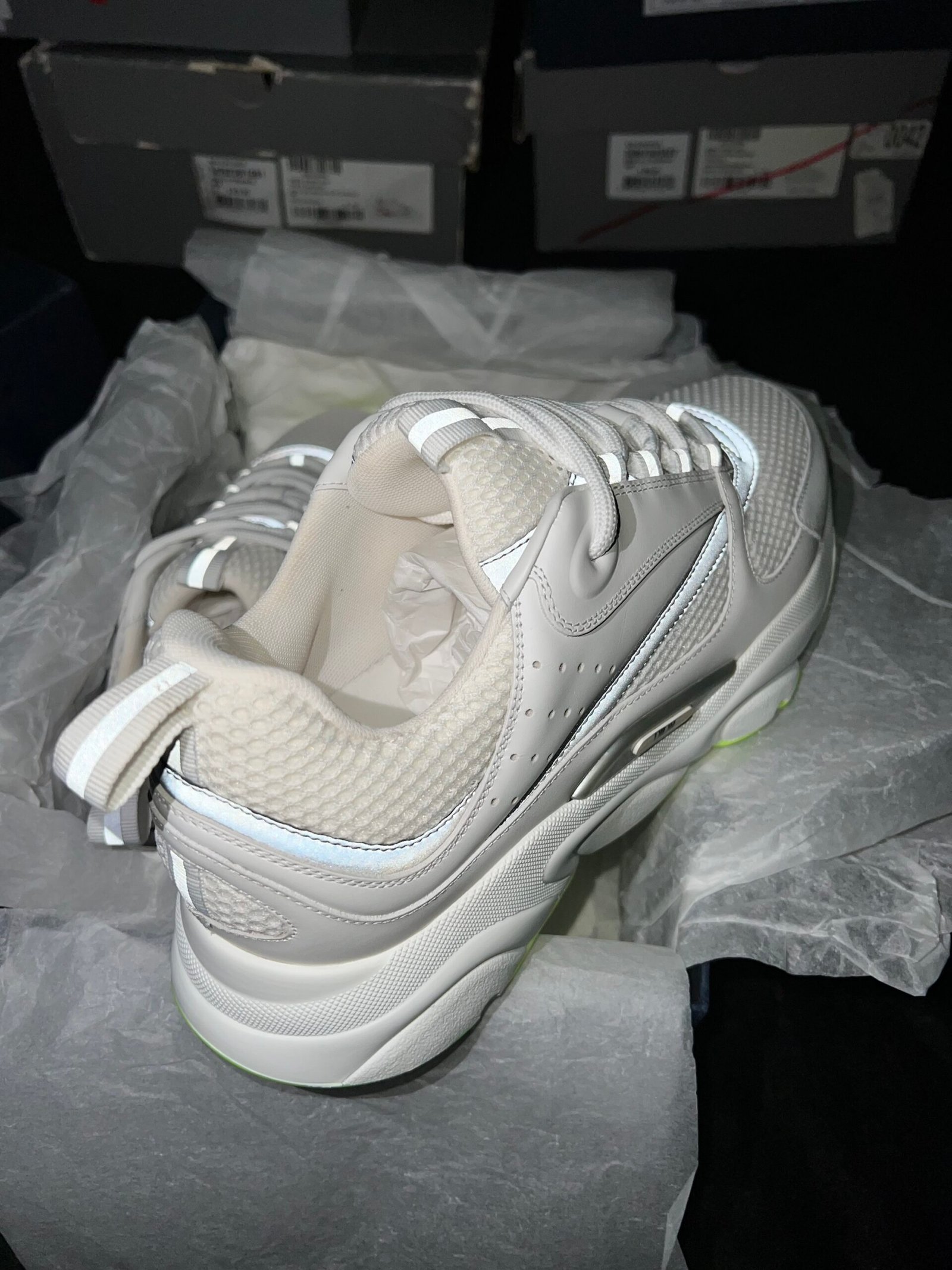 Christian Dior B22 (US 11) - Image 8